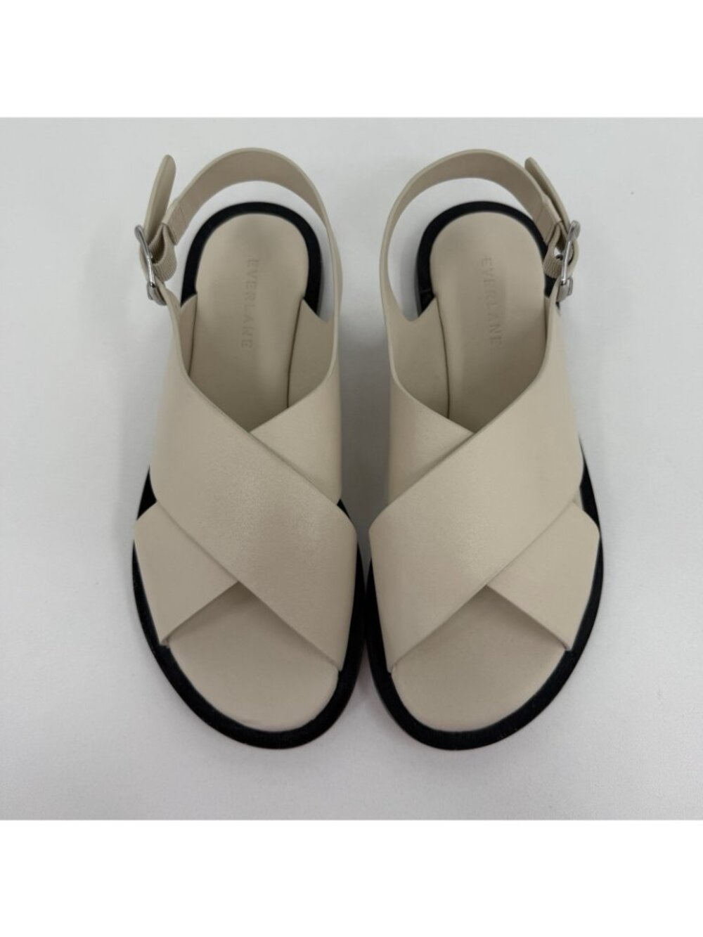 Everlane The City Crossover Sandals size 8.5 in Cream Leather Ankle Strap Buckle - Picture 2 of 9